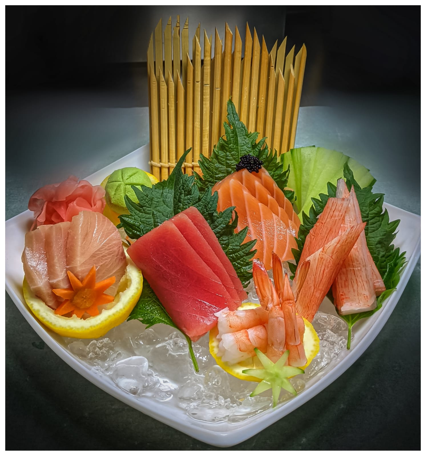 Small sashimi platter combo